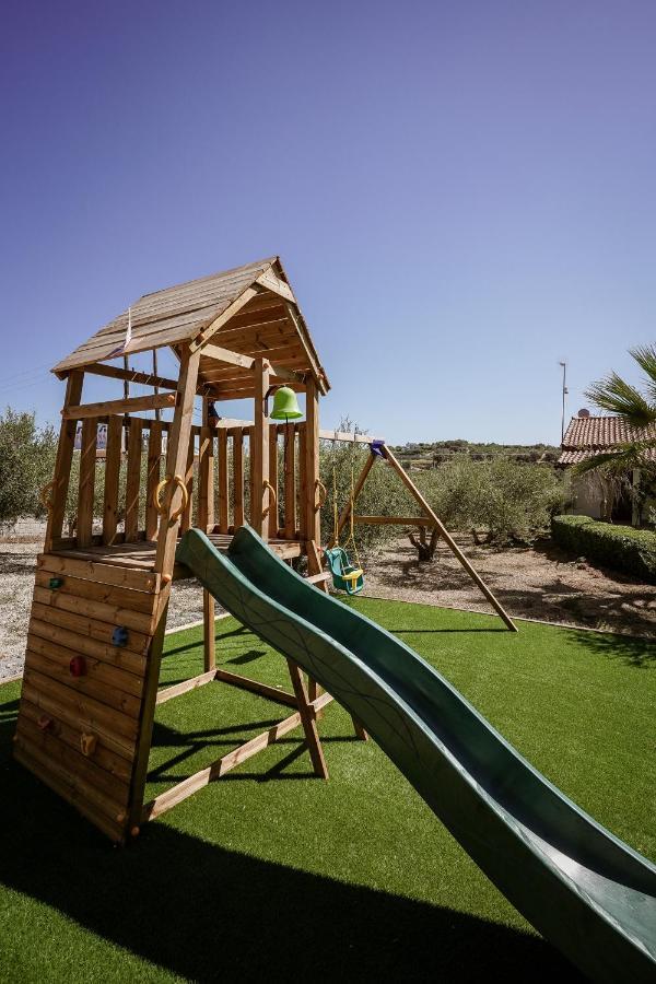 Lefkothea Villas With Large Pool, Bbq & Playground Adelianos Kampos Dış mekan fotoğraf
