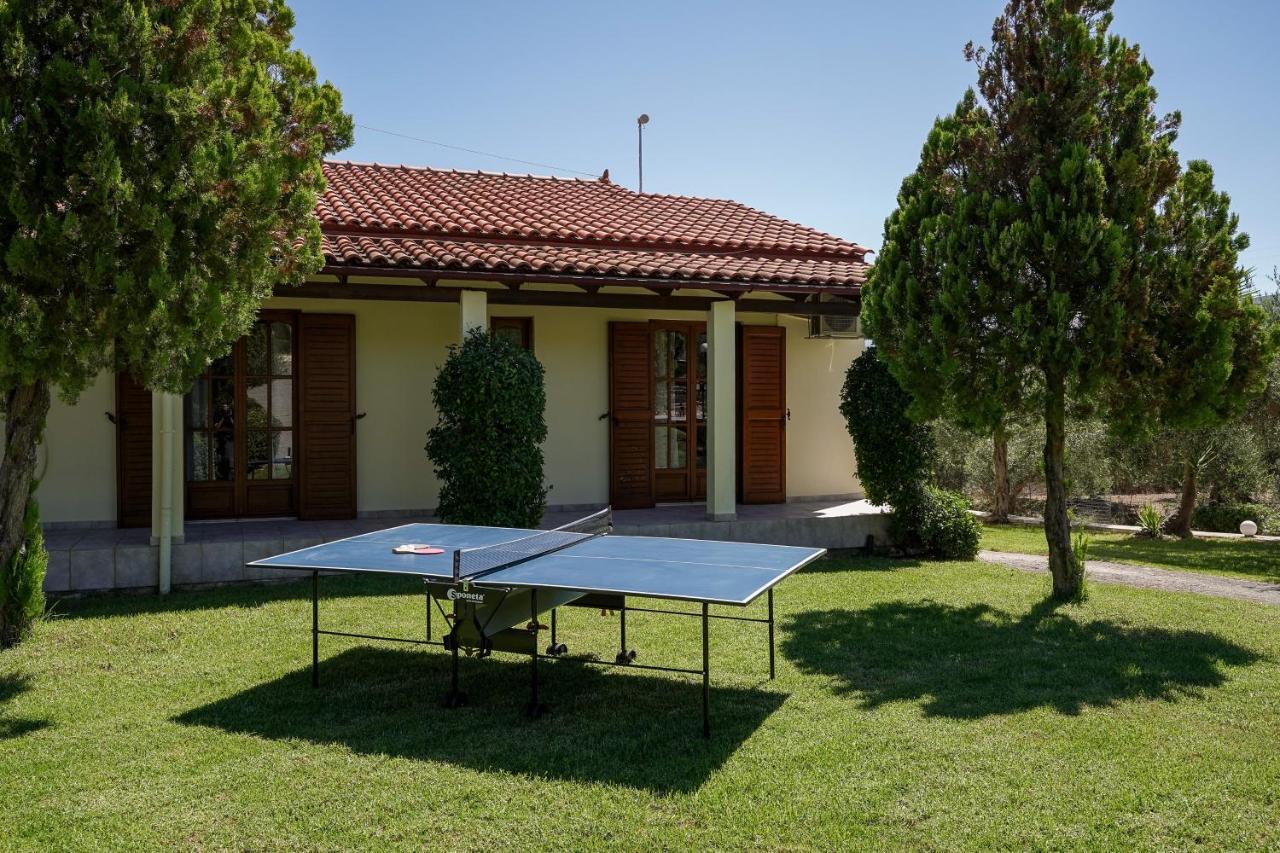 Lefkothea Villas With Large Pool, Bbq & Playground Adelianos Kampos Dış mekan fotoğraf