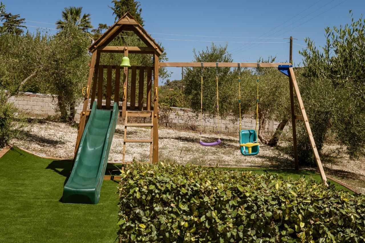 Lefkothea Villas With Large Pool, Bbq & Playground Adelianos Kampos Dış mekan fotoğraf