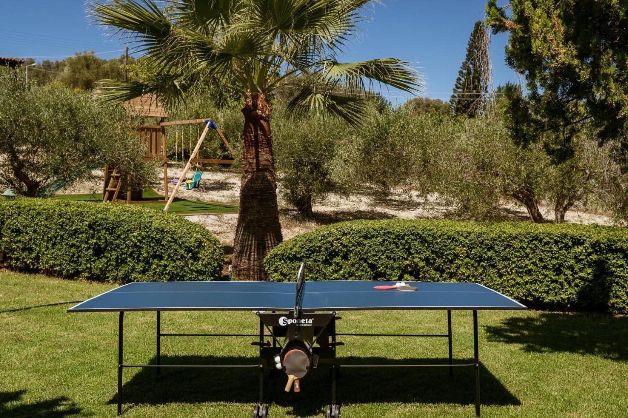 Lefkothea Villas With Large Pool, Bbq & Playground Adelianos Kampos Dış mekan fotoğraf