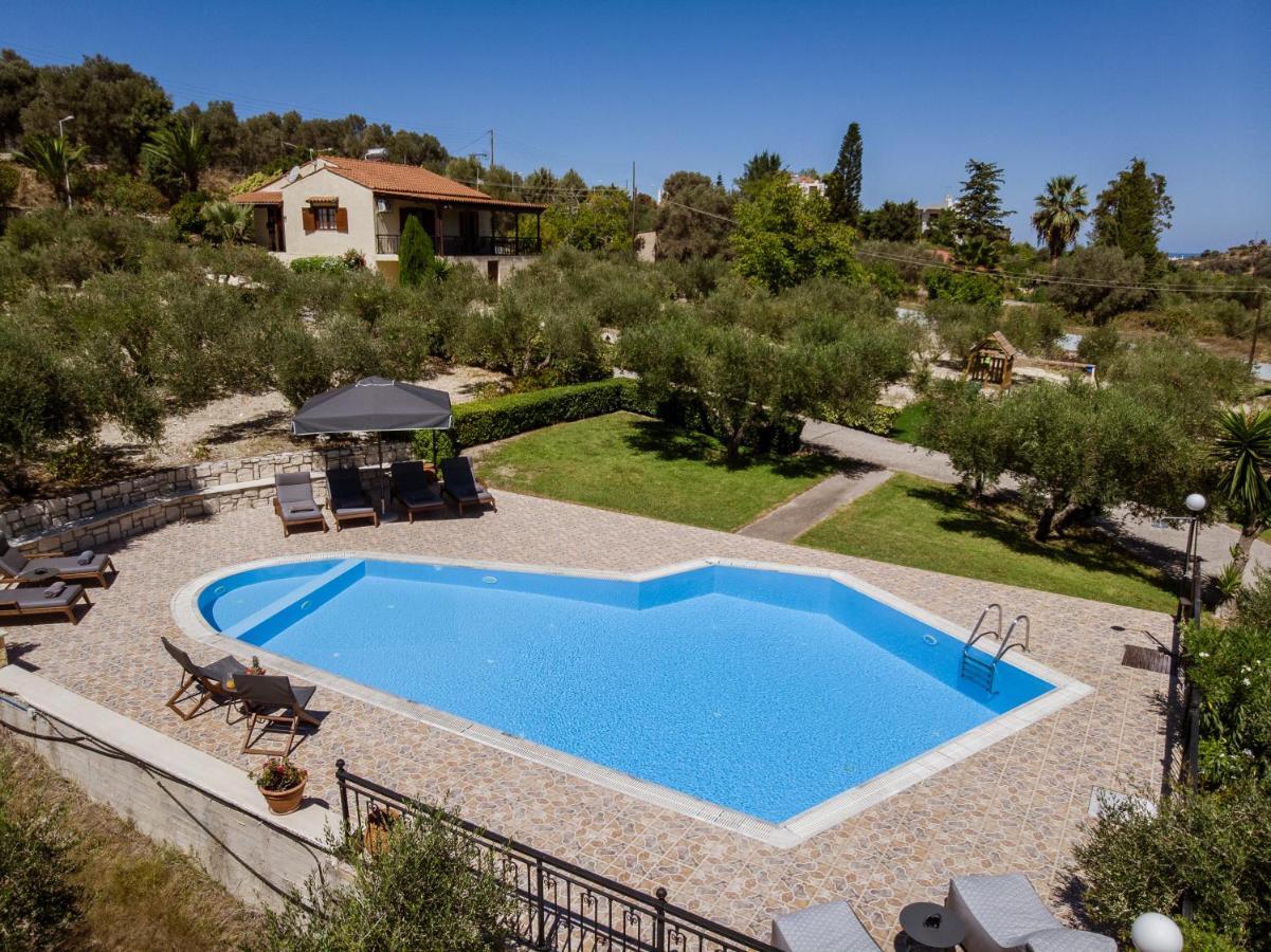 Lefkothea Villas With Large Pool, Bbq & Playground Adelianos Kampos Dış mekan fotoğraf