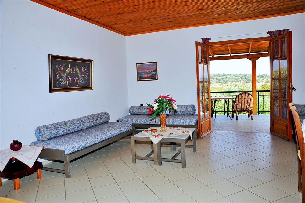 Lefkothea Villas With Large Pool, Bbq & Playground Adelianos Kampos Dış mekan fotoğraf