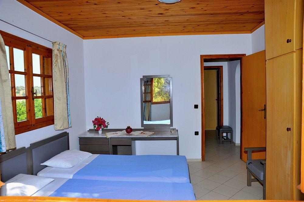 Lefkothea Villas With Large Pool, Bbq & Playground Adelianos Kampos Dış mekan fotoğraf