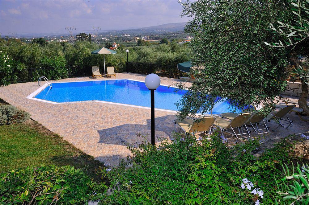 Lefkothea Villas With Large Pool, Bbq & Playground Adelianos Kampos Dış mekan fotoğraf