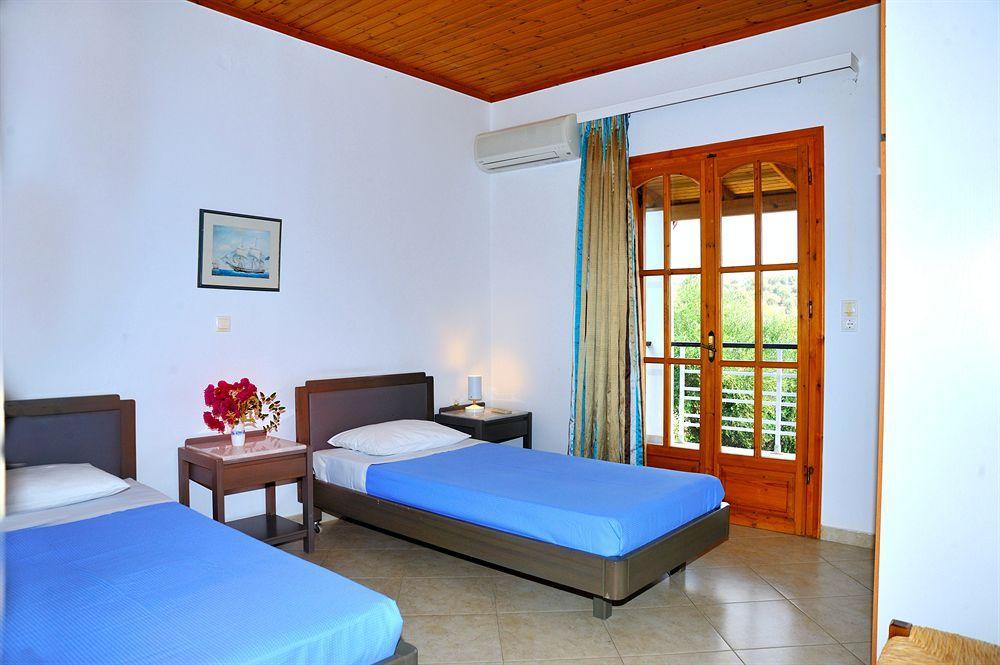 Lefkothea Villas With Large Pool, Bbq & Playground Adelianos Kampos Dış mekan fotoğraf