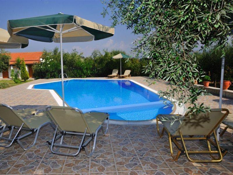 Lefkothea Villas With Large Pool, Bbq & Playground Adelianos Kampos Dış mekan fotoğraf