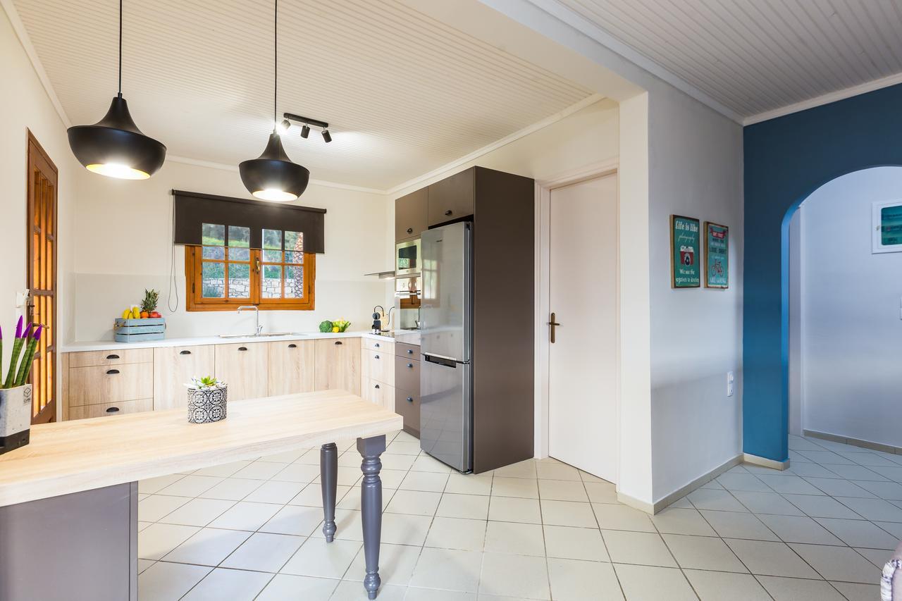 Lefkothea Villas With Large Pool, Bbq & Playground Adelianos Kampos Dış mekan fotoğraf