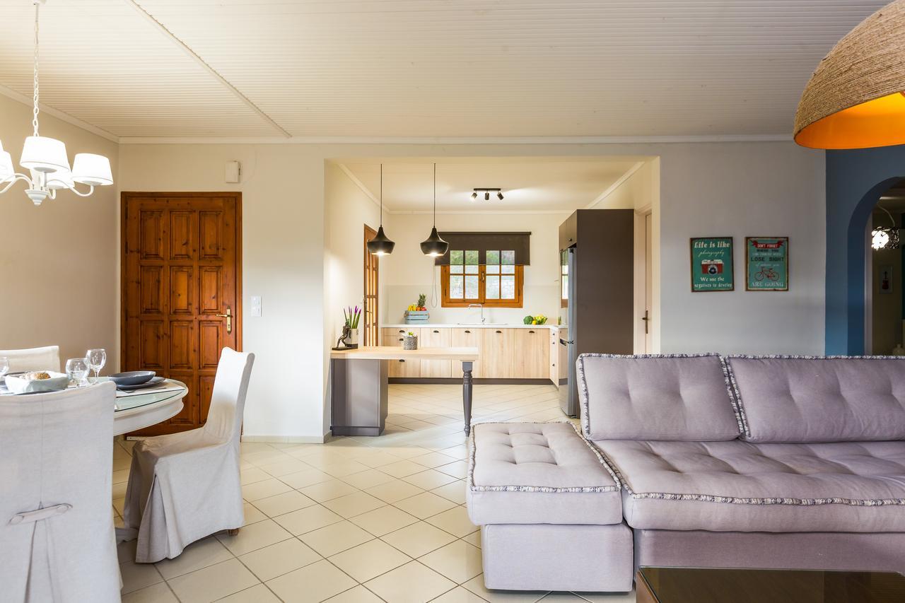 Lefkothea Villas With Large Pool, Bbq & Playground Adelianos Kampos Dış mekan fotoğraf
