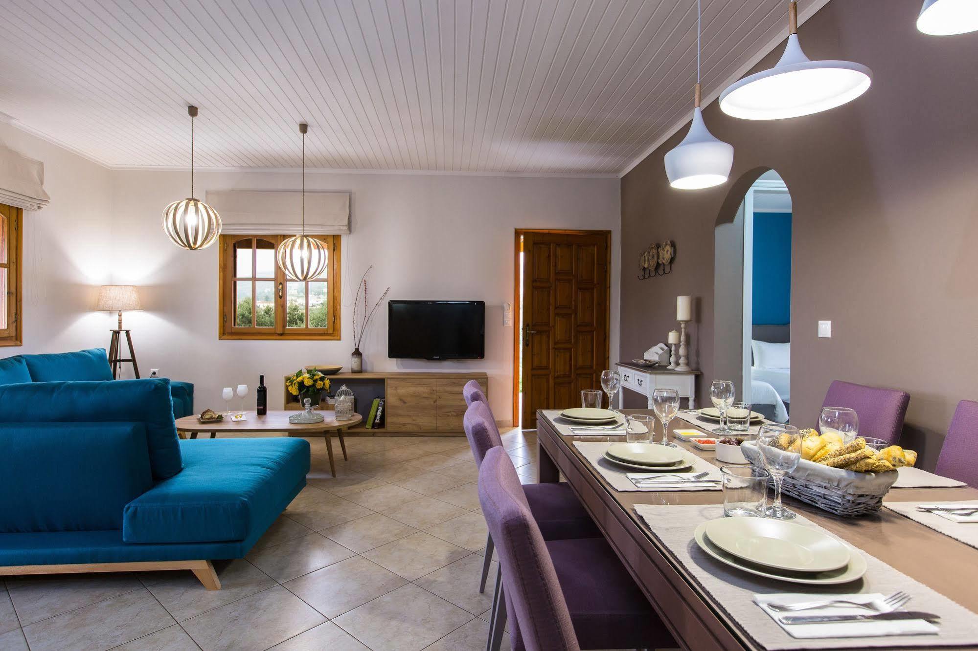 Lefkothea Villas With Large Pool, Bbq & Playground Adelianos Kampos Dış mekan fotoğraf