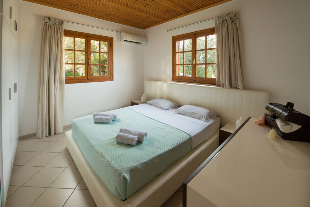Lefkothea Villas With Large Pool, Bbq & Playground Adelianos Kampos Dış mekan fotoğraf
